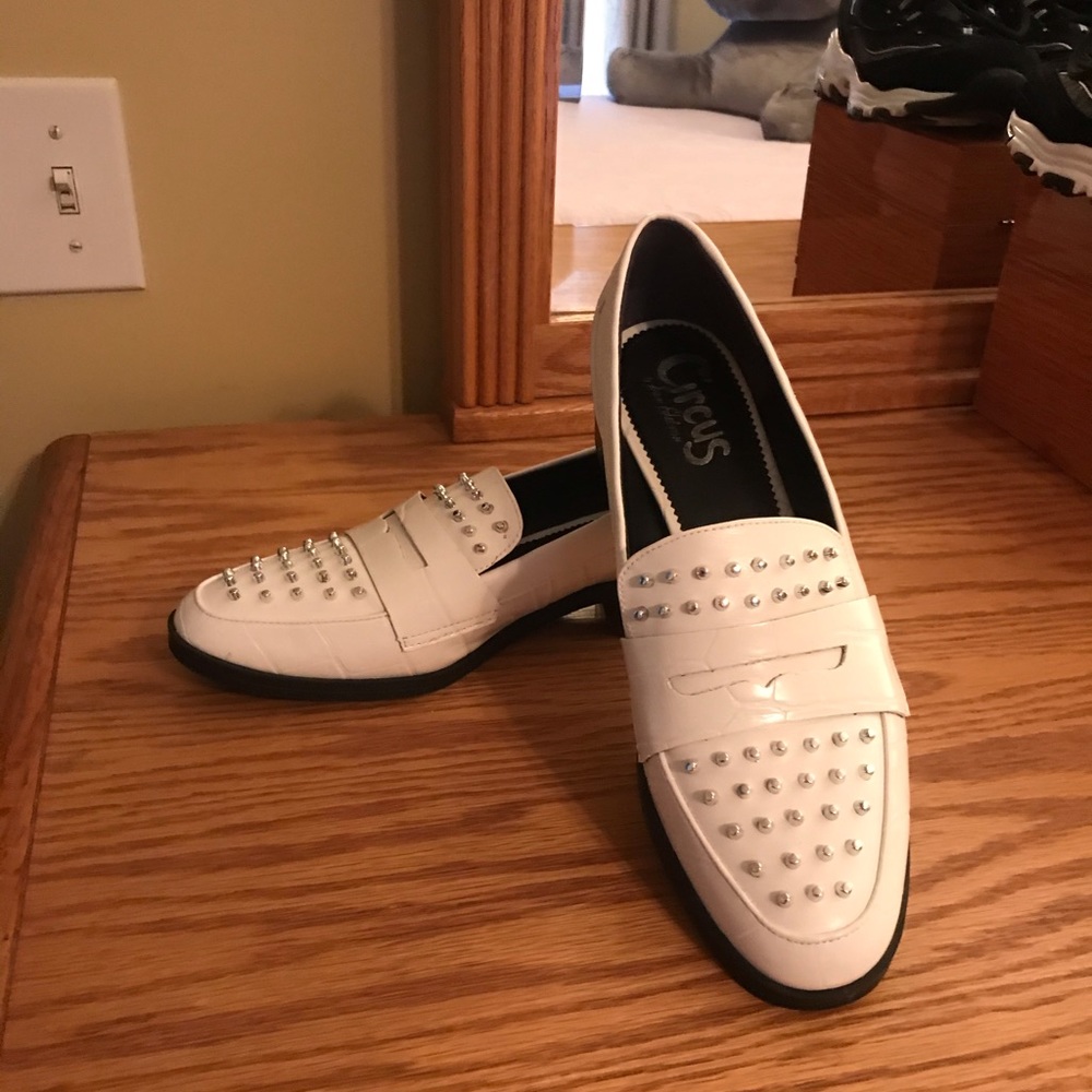 Dress shoes